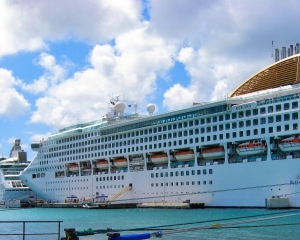 Cruise-ships-in-Bonaire