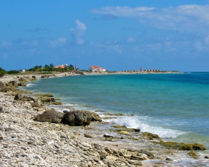 Looking-down-the-coast-to-Red-Slave-dive-site_