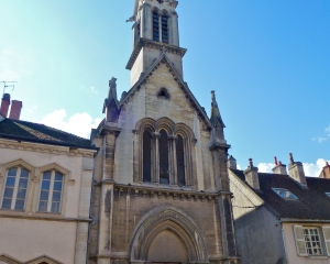 Beaune-Rue-du-Faubourg-Saint-Nicolas-Church-of-the-Sacred-Heart
