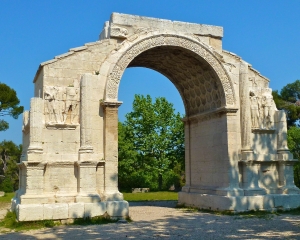 Glanum_s-southern-gate-_10-25-B_C__ Glanum_s-southern-gate-_10-25-B_C__
