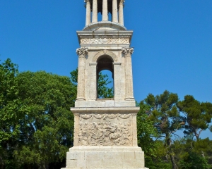 Mausoleum-of-the-Julii-_about-40-BC Mausoleum-of-the-Julii-_about-40-BC
