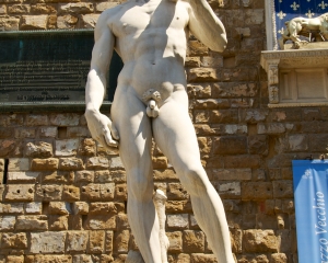 Copy-of-the-statue-of-David-in-Piazza-della-Signoria-in-Florence_-Italy