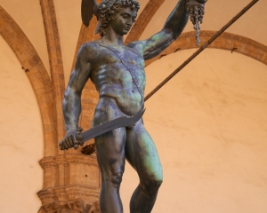 The-statue-of-Perseus-in-the-Piazza-Signorina_-Florence_-Italy
