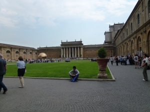 Vatican-Court-of-the-Pine-Cone-_1_