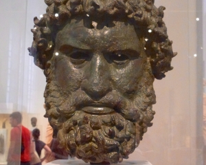 Bronze-head-of-a-boxer-found-at-Olympia