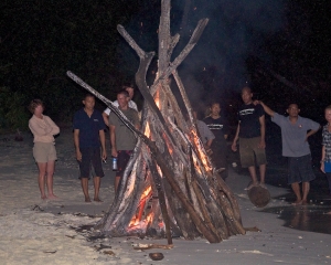 Beach-bbq-Karen-in-foreground-Bram_-Mary-and-Carol-in-background-_1_